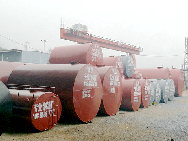 油罐制作現場(chǎng)