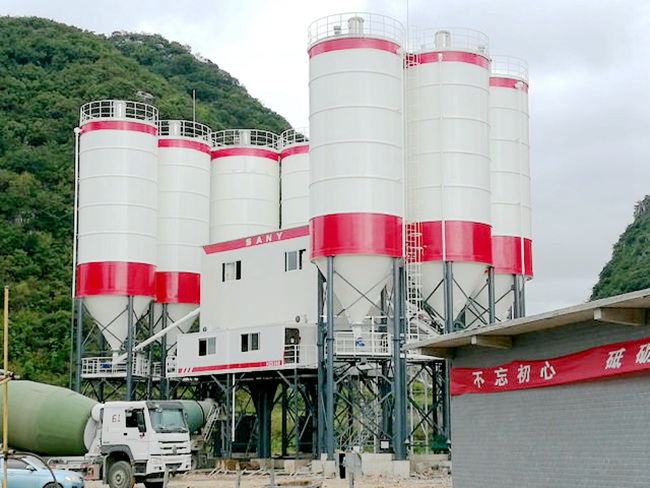 300噸水泥罐施工現場(chǎng)