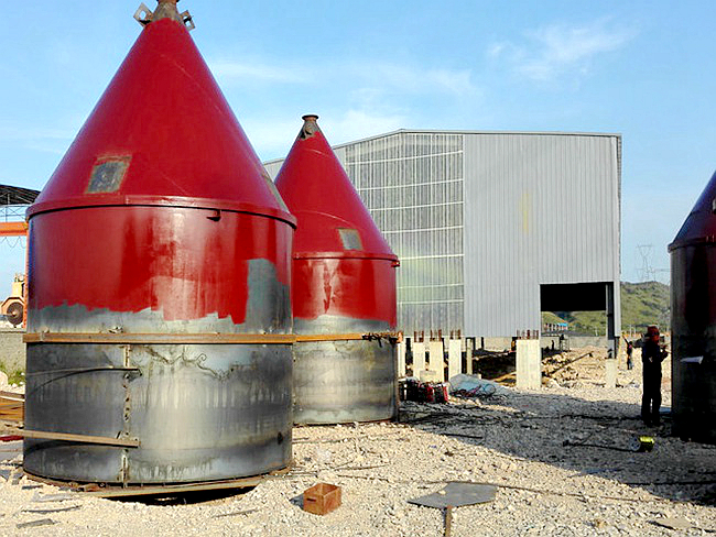 油罐安裝施工現場(chǎng)