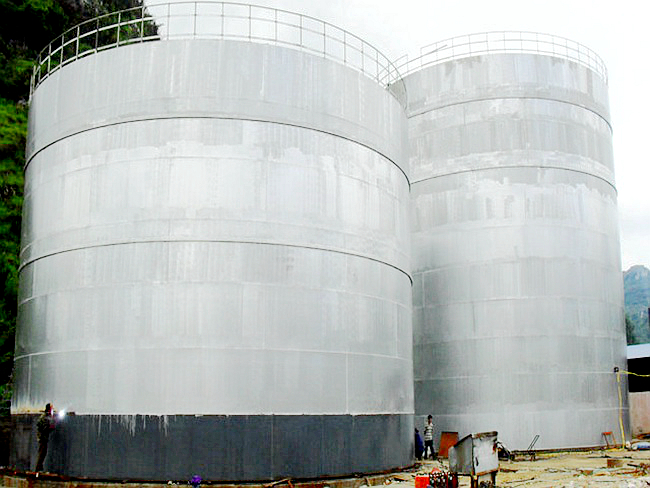 立式油罐制作現場(chǎng)