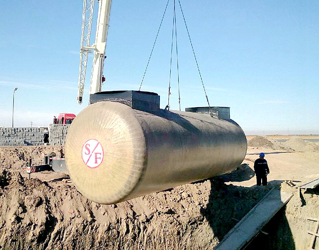 SF雙層油罐安裝現場(chǎng)